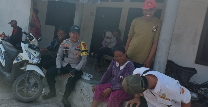 Sambangi Warga Desa Cilandak, Bhabinkamtibmas Polsek Anjatan Polres Indramayu Berikan Pesan Kamtibmas